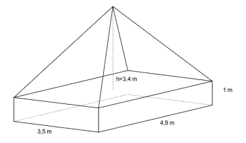 Figur som består av et rett, firkantet prisme og en pyramide på toppen av dette. Prismet har dimensjoner 4.9 m, 3.5 m og 1 m. De to første målene er også lengde og bredde i grunnflata til pyramiden. Høyden i pyramiden er på 3,4 m.
